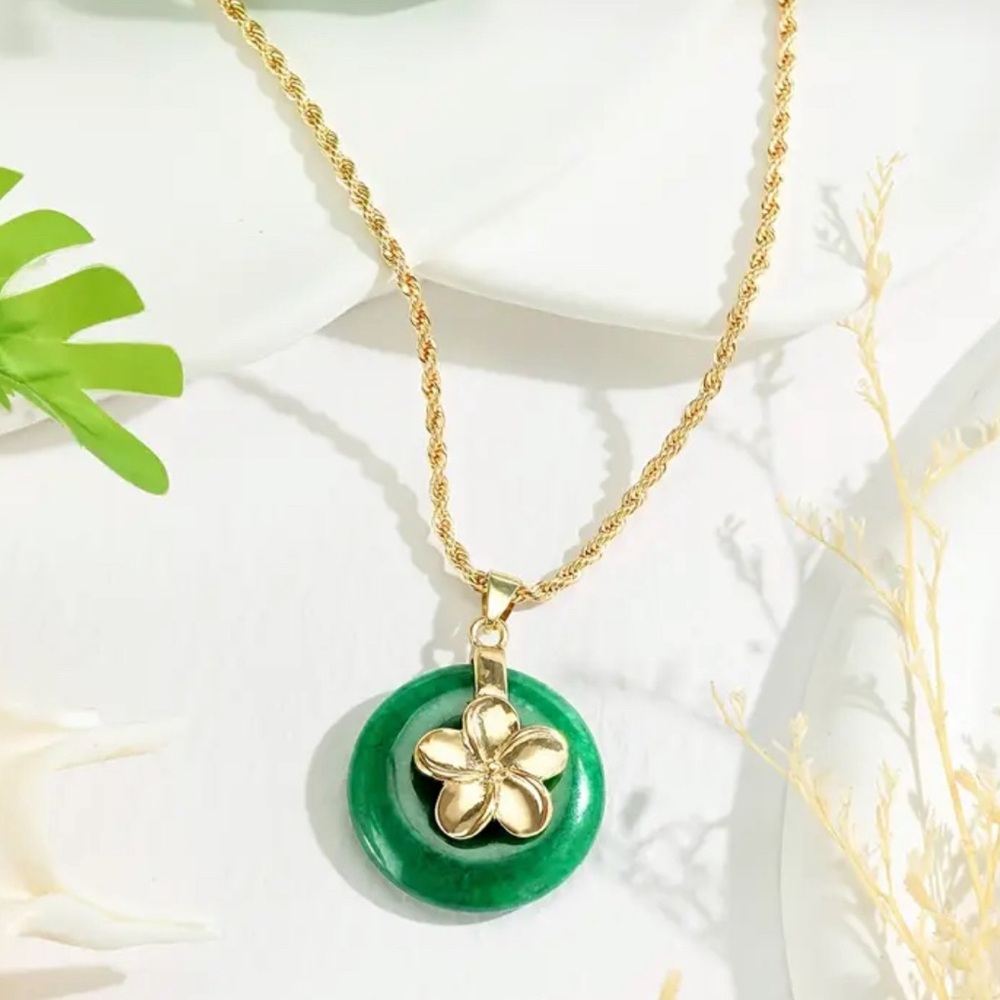 18mm Jade Floral Pendant Necklace (earrings not included)
